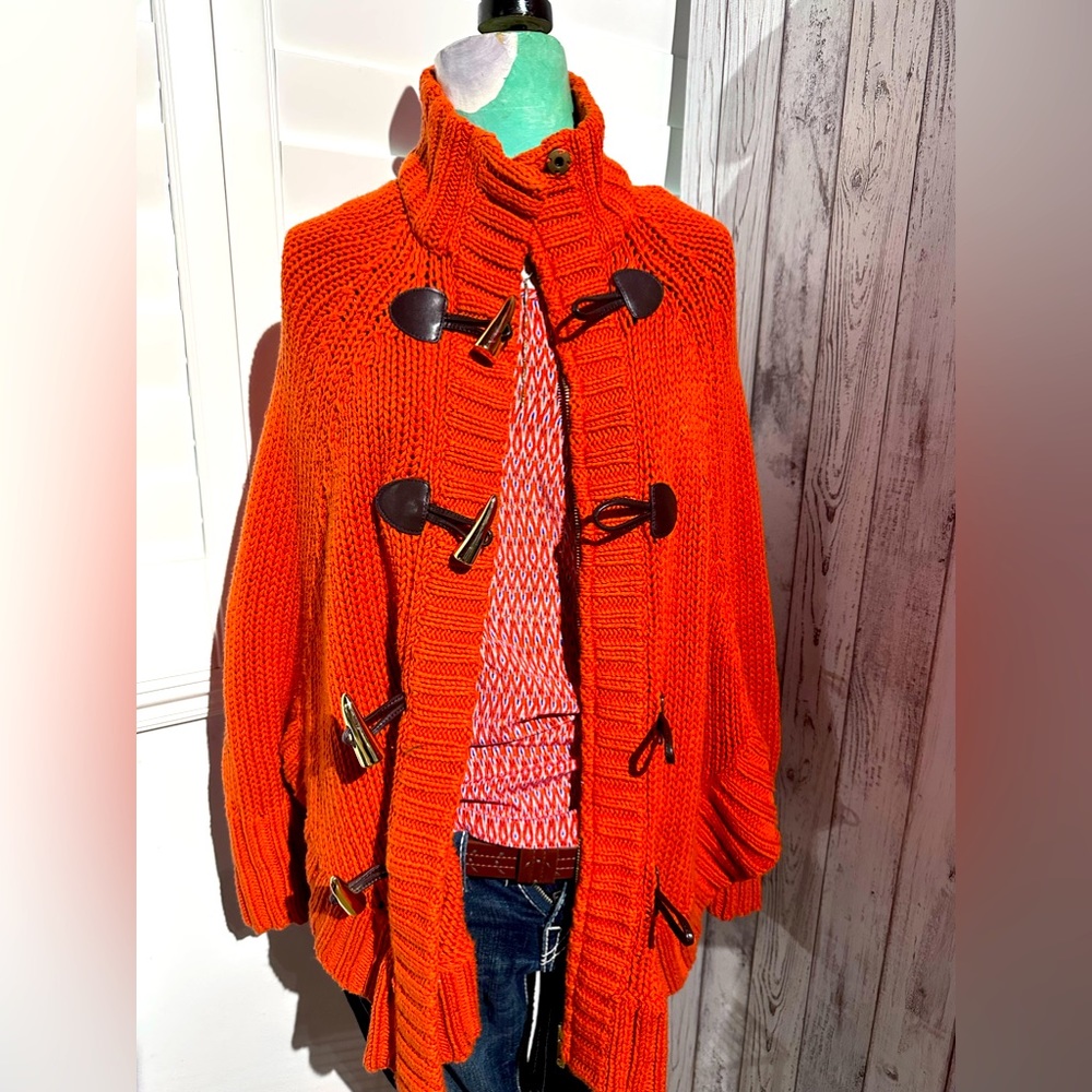 Micheal Kors Oversized Sweater Poncho with Zipper and Toggle. Burnt Orange, XS